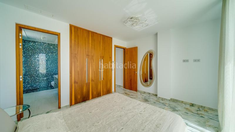 Foto b007ecc3-6e7a-492e-aef4-093a8b0a3d87. Chalet con riscaldamento parcheggio piscina in Golf Bahía Finestrat