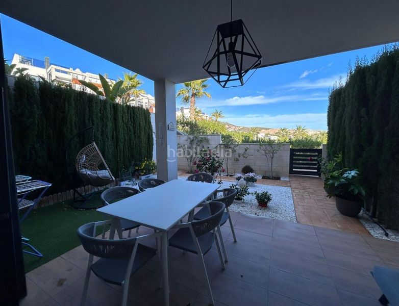 Foto b9128d70-8526-4157-b70b-5c3f04cdc49a. Casa amb calefacció aparcament piscina a balcón de Finestrat-terra marina Finestrat
