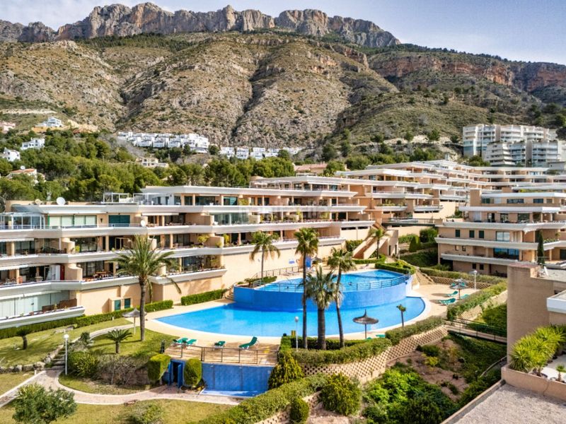 Foto 9d0fdbfa-a8b2-4da9-a05d-61a4a1b5af75. Apartament amb calefacció piscina a Altea la vella Altea