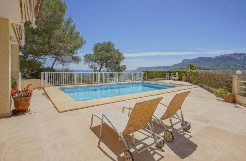 Foto a9daa37b-5682-4412-b916-3ef34ec9f99a. Xalet amb calefacció aparcament piscina a La Empedrola Calp