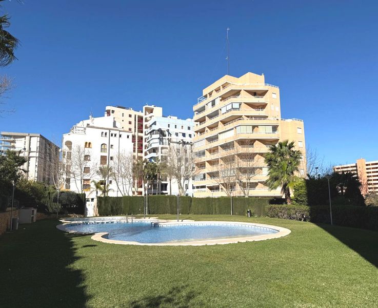 Foto 6e2b69e5-7f25-4449-bca5-e52f68f60bf4. Apartament amb calefacció aparcament piscina a Puerto Calp