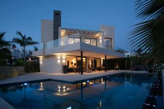 Chalet  Calle paris. Villa a estrenar con vistas a la montaña en prestigiosa ubicació