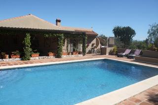 Chalet  N/a. Impresionante chalet en parcela rstica de 4700m2 que cuenta con