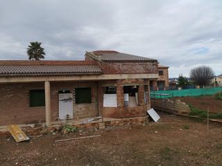 Chalet à Archidona. Chalet en construccion en las huertas del rio