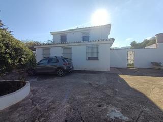 Masia a Centro. Parcela de 9000 m2 con casa  en zona de gandia esta disponible
