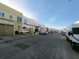 Nau industrial a Zona de la Vega. Nave en poligono de antequera puede ser tuya