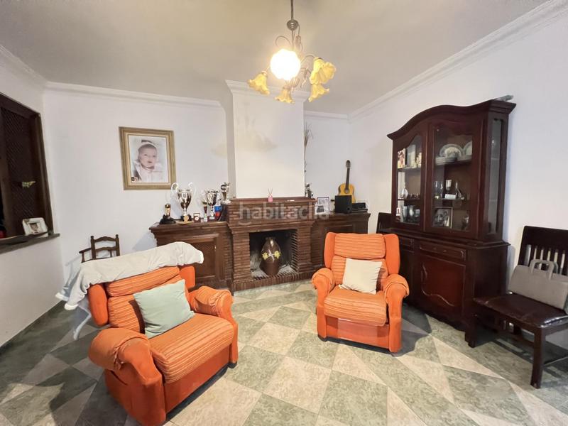 Foto 1bf2383d-ed51-4bf6-b653-50d4601b54a4. Casa en exclusiva, casa con piso en planta alta en Alameda