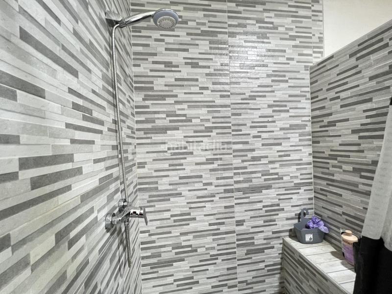 Foto 2ac44f4a-dcda-445f-afd3-a646dd008d13. Casa en exclusiva, casa con piso en planta alta en Alameda