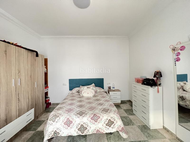 Foto 3a43d9d2-b444-4cc0-9e0b-a2d24a4841de. Casa en exclusiva, casa con piso en planta alta en Alameda