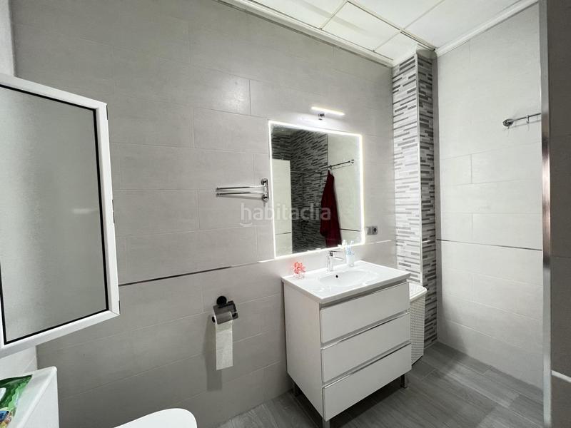 Foto 96c73deb-1f39-4860-bd13-bb52fe3aa8bf. Casa en exclusiva, casa con piso en planta alta en Alameda