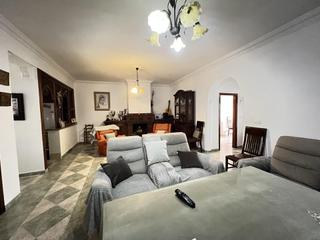Casa a Alameda. En exclusiva, casa en alameda con piso en planta alta