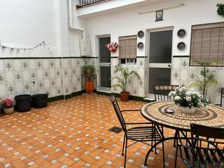 Casa en Centro. Casa amplia sale a la venta