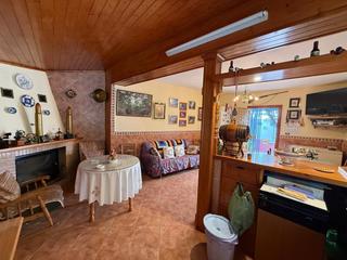 Casa a Villanueva de Algaidas. En exclusiva gran casa en la atalaya