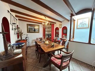 Casa en Casco Histórico. En exclusiva casa en zona capuchinos