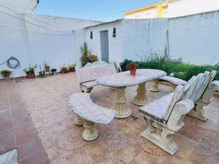 Casa a Fuente de Piedra. En exclusiva casa en fuente piedra con amplio patio y garaje