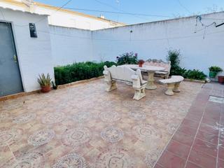Maison à Fuente de Piedra. En exclusiva casa en fuente piedra con amplio patio y garaje