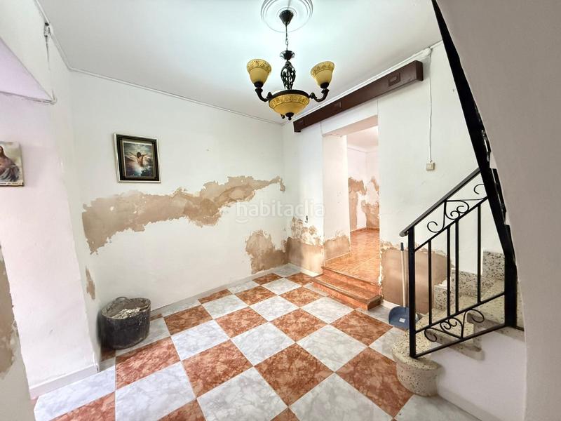 Foto ba40b5f0-1d5f-4c26-8f3f-5a00745b31df. Casa amplia casa busca propietario en Alameda