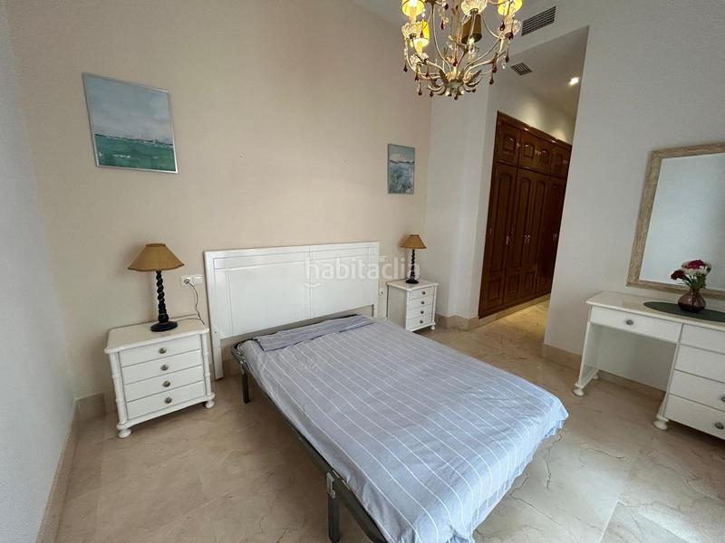 Foto b5d7c080-4b94-44ce-8a44-e29a2edb9c27. Piso  en zona centrica con plaza de aparcamiento en Antequera