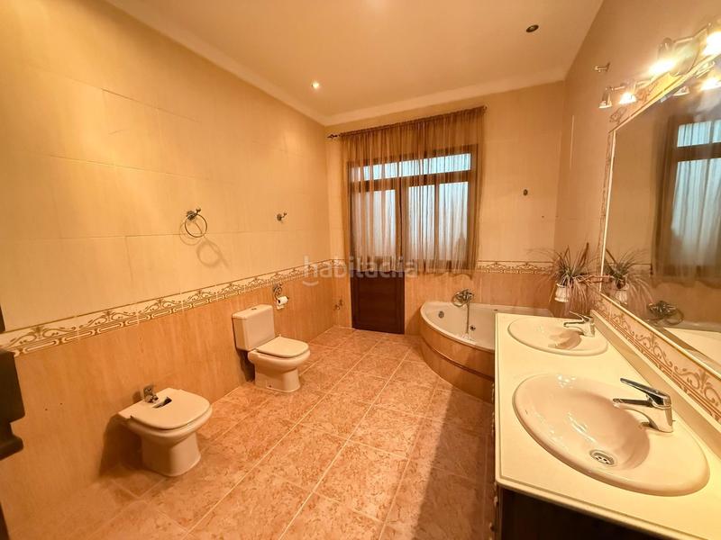 Foto 3e943944-dae0-4d23-bf7e-c8c59e775d2f. Masia amb aparcament a Alameda