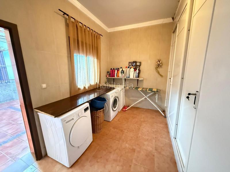 Foto 4528df4c-d826-4b3f-80bf-68c183652039. Masia amb aparcament a Alameda