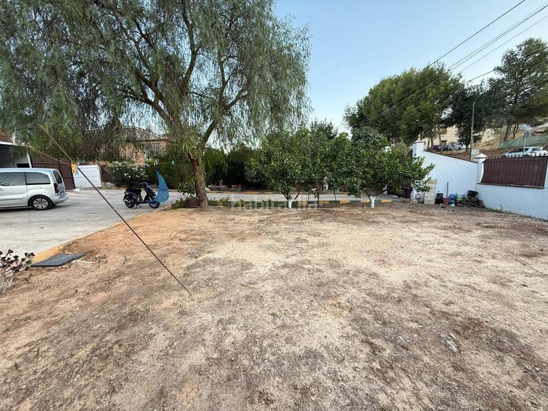 Foto a34cea22-11a9-46ba-962e-956455533eca. Masia amb aparcament a Alameda