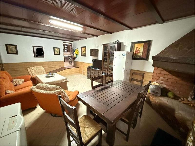 Foto d1273c97-8c45-45ff-9103-e70957a13787. Masia amb aparcament a Alameda