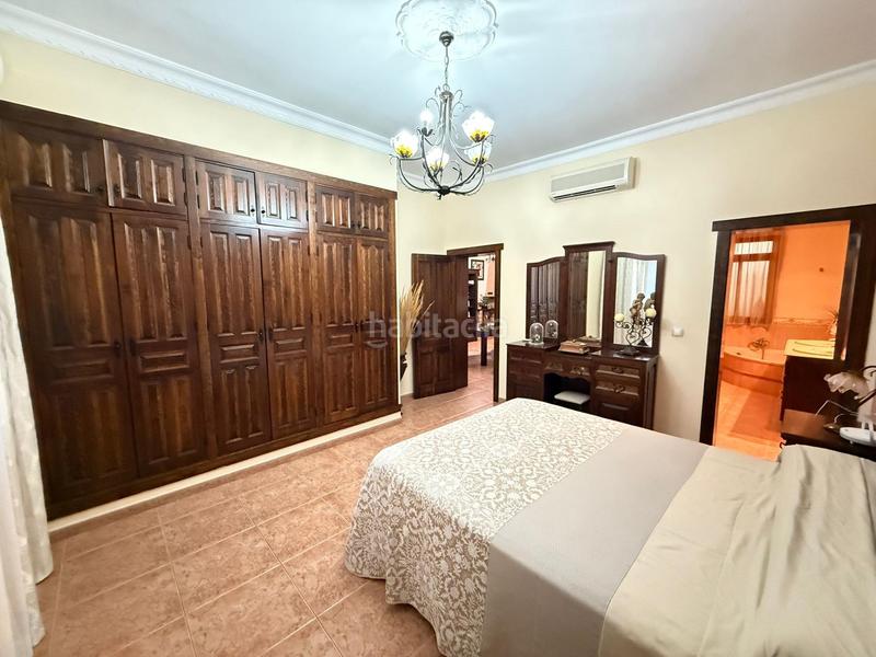 Foto e8cb60bc-0a6d-463a-9b19-0e9a22a04009. Masia amb aparcament a Alameda