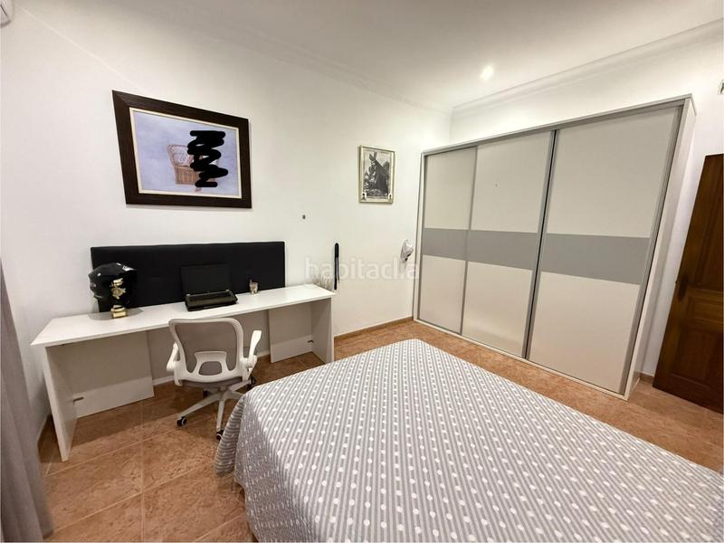 Foto eb03625f-0aec-4f79-9342-6fe8c1e84f35. Masia amb aparcament a Alameda