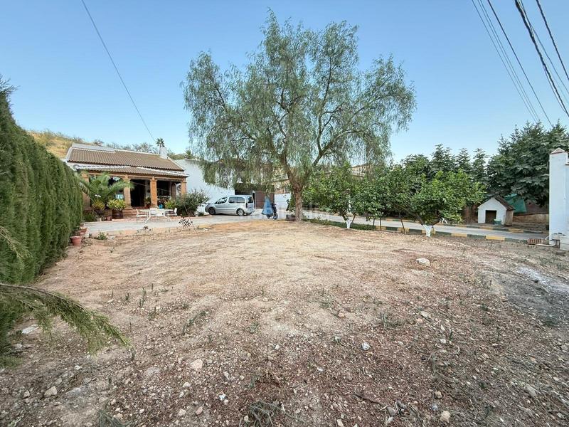 Foto ef9c66b2-f908-4fe4-b722-4c992dfb84a1. Masia amb aparcament a Alameda