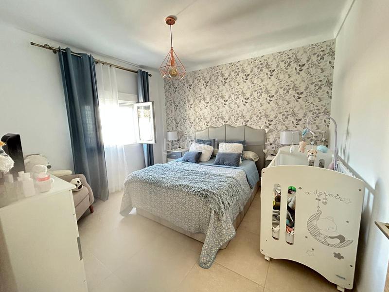 Foto 8516ef2f-b564-46a3-a143-17a4a3542712. Casa en exclusiva casa en zona cuesta archidona con garaje en Antequera