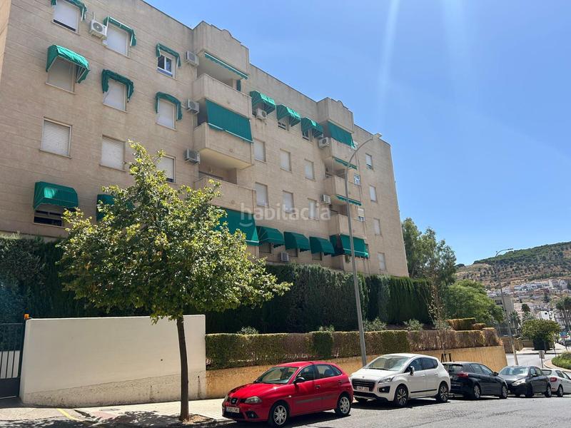 Foto e5d52af8-33b1-4173-a239-3d97a6f678ad. Piso en exclusiva gran piso en zona albarizas! en Antequera