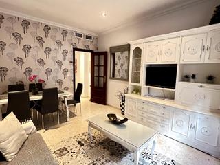 Appartement à Centro. Piso en zona centrica esta disponible