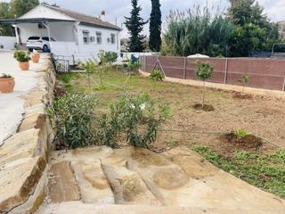 Mas à Almogía. Casa con parcela en la zona de almogia busca propietario