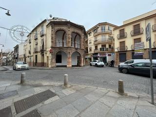 Pis a Cueva de Menga. Piso con terraza en zona cruz blanca te esta buscando