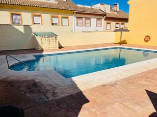 Casa adosada en Fuente de Piedra. Casa adosada en fuente de piedra con piscina comunitaria puede s