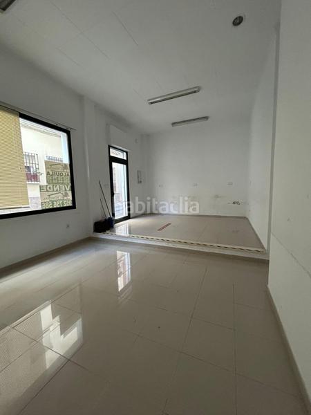 Foto eccdc265-57a6-42f6-9ec3-2e5b0449b53f. Alquiler local comercial local centrico busca propietario en Antequera