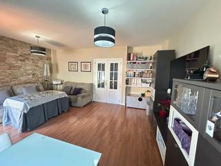 Maison jumelée à Zona de la Vega. Casa en la quinta reformada esta a tu alcance