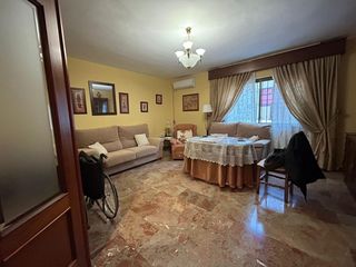 Pis a Cueva de Menga. Piso en venta con patio y ascensor, listo para entrar a vivir