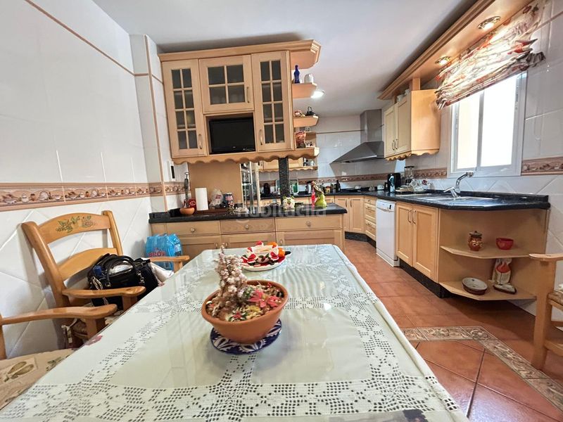 Foto 90c566b5-a327-482c-ae43-8c3221851f8c. Casa amb aparcament a Zona de la Vega Antequera