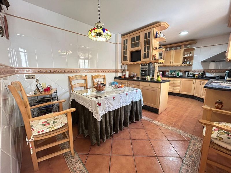 Foto 9c30e1a0-ef8b-4d1b-97be-6b45144cda25. Casa amb aparcament a Zona de la Vega Antequera