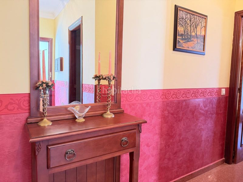 Foto 2c44830f-0a84-4944-b613-356ca8697a22. Pis a Cueva de Menga Antequera