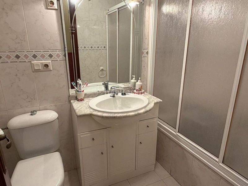 Foto 94988340-1a62-43cd-8fb9-bbe2ac4ec831. Pis a Cueva de Menga Antequera