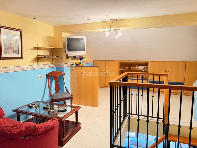 Foto e0914278-4c2d-4ebc-8dac-ca628789e0f8. Pis a Cueva de Menga Antequera