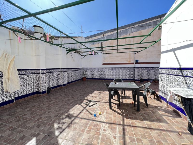 Foto 5370d209-7174-4c69-b4ad-17e5e0bf35e6. Casa amb calefacció aparcament a Zona de la Vega Antequera