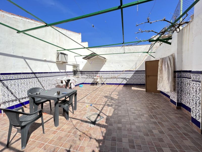 Foto cbf3dd07-ae56-4305-9c14-a5d95397a44e. Casa amb aparcament a Zona de la Vega Antequera