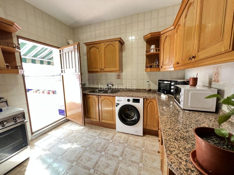 Foto ec2f2c7c-4f25-484c-9140-42c15fa75a37. Casa amb aparcament a Zona de la Vega Antequera