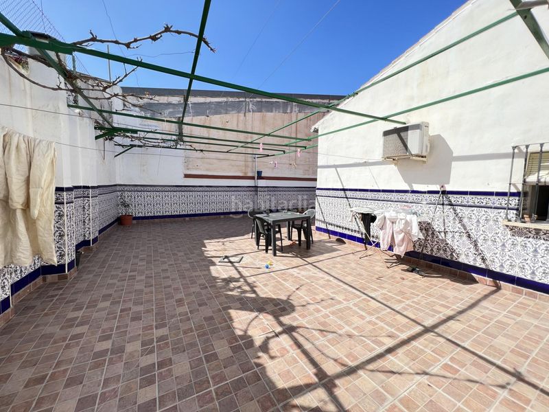 Foto f3899b54-d143-47b5-a1d3-46539a38bede. Casa amb aparcament a Zona de la Vega Antequera