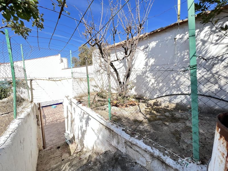 Foto f8fc0af2-656e-4c7e-9ab5-81af531ffdbf. Casa amb calefacció aparcament a Zona de la Vega Antequera