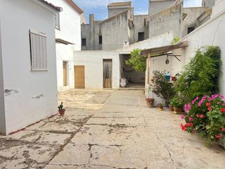 Casa in Mollina. En exclusiva casa en mollina con amplio patio y garaje para vari