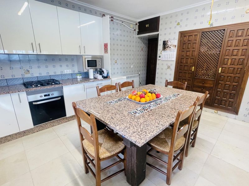 Foto d95276b2-b7d3-4111-932b-de2780d8a28d. Casa amb calefacció aparcament piscina a Centro Antequera